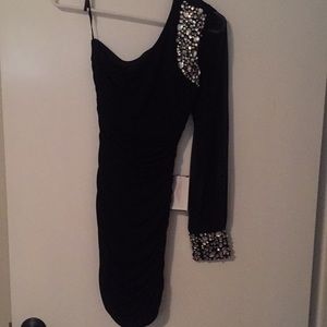 One shoulder black body fitting cocktail dress